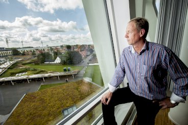 Torsten Nielsen på sit nye borgmesterkontor, hvor han afløser Søren Pape Poulsen. Det var selvsamme Søren Pape Poulsen – og varslede skolelukninger – der gjorde, at Torsten Nielsen gik ind i politik hos De Konservative. Foto: Morten Dueholm, Scanpix