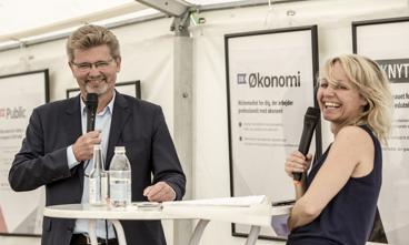Frank Jensen bragte smil på alles læber med anekdoter om kindkys med Ole Henriksen og læreren, som ikke mente, Frank havde opfundet den dybe tallerken. Foto: Martin Thaulow / Polfoto