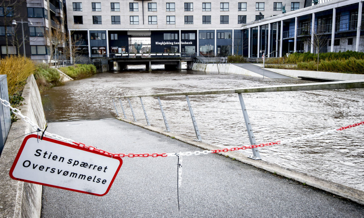 Det danske vejr bliver voldsommere i de kommende år. Derfor kan DMIs nye klimaatlas hjælpe kommunerne med at forbedre sig på, hvor der kommer flest skybrud, og hvor vandstanden stiger mest.