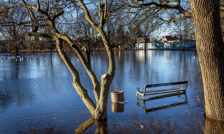 For snart tre år siden løb Harrestrup Å over sine bredder under en stormflod, så en park med fodboldbane i Hvidovre blev omdannet til en sø. Siden er ti kommuner gået sammen i et samarbejde om åen.