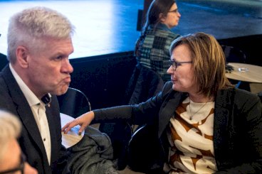 KV17-valgnatten. DF-spidskandidat Karsten Byrgesen fik halvt så mange personlige stemmer som nummer to, Susanne Eilersen, som derefter kaldte ham en fiasko. Han forlod øjeblikkeligt partiet og var løsgænger, indtil han landede hos Nye Borgerlige for en god måned siden.