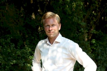 ‘Det kan være, at jeg var endt med at sidde på en metadoncafé lige nu i stedet for at tale med dig’. Sådan siger Thomas Banke fem år efter, han er blevet clean. Den tidligere borgmester nåede ikke i mål med sin politiske mission i Fredericia, men har lært af sine fejl og er på vej til at skabe sig en ny karriere.