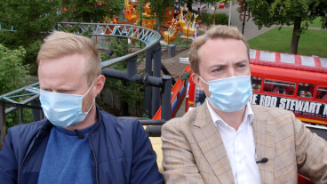 Jonatan Spang med Morten Messerschmidt på bakken. Tæt på Sandheden har dækket lokalpolitik ved flere lejligheder. Blandt andet dengang Københavns borgmester for beskæftigelses- og integration, Anna Mee Allerslev, fratrådte sin position. Lokalpolitik er dog ikke et fast element i programmet.