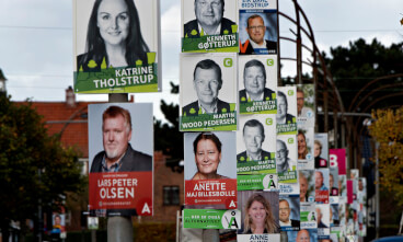 Politikere sætter sig selv i fokus op ti et valg. Men måske er det en skidt strategi, funderer Maria Steno. Det er i hvert fald ikke fremmende for tilliden.
