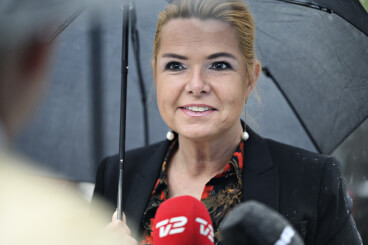Tidligere udlændinge- og integrationsminister Inger Støjberg (V) er omdrejningspunktet i sagen om adskilte asylpar. 42 personer er fra maj til september i år blevet afhørt i Instrukskommissionen. Her ses Støjberg i september, da hun for tredje gang blev afhørt i kommissionen på Frederiksberg.
