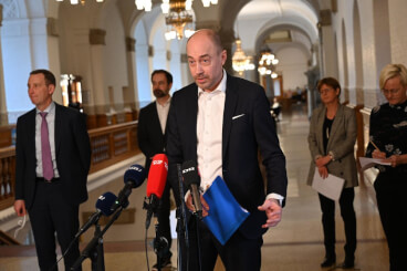 Magnus Heunicke (S) præsenterede ny teststrategi på et pressemøde onsdag. Det skal iværksættes med KL og Danske Regioner.