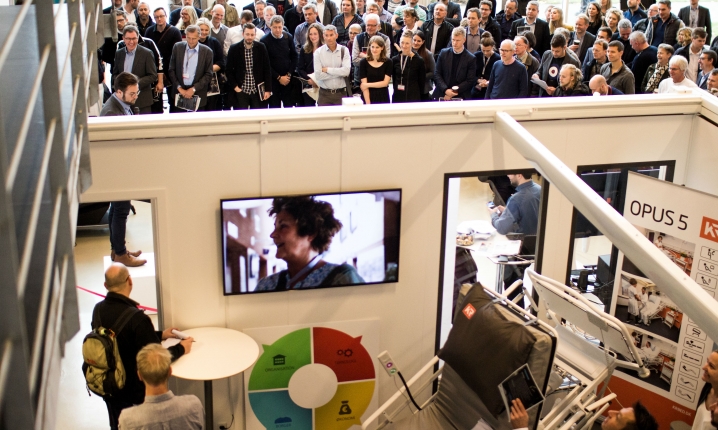 Odense Kommunes borgmester Peter Rahbæk Juel indvier CareLab Innovation, Teknologisk Instituts nye innovations-lab for velfærdsteknologi.