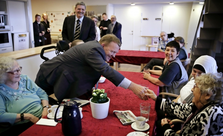 Lars Løkke Rasmussen (V) besøger et ældrecenter i Glostrup i forbindelse med valgkampen.