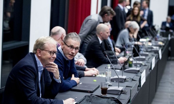 Der er gråt på toppen i dansk politik. Som her i Viborg Byråd. Det har fået Danmarks yngste byrådsmedlem, Mathias Haase, S, til at spekulere over, om det repræsentative demokrati nu også er repræsentativt.