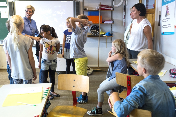Folkeskoleledere er udfordrede af umotiverede lærere<br />Danmarks Lærerforenings udnyttelse af det lokale forhandlingsrum til at lappe på loven om folkeskolelærernes arbejdstidsregler er et eksempel på, at lobbyisme kan udvide det kommunale råderum, skriver kronikørerne. Foto: Ida Munch, Polfoto
<br />